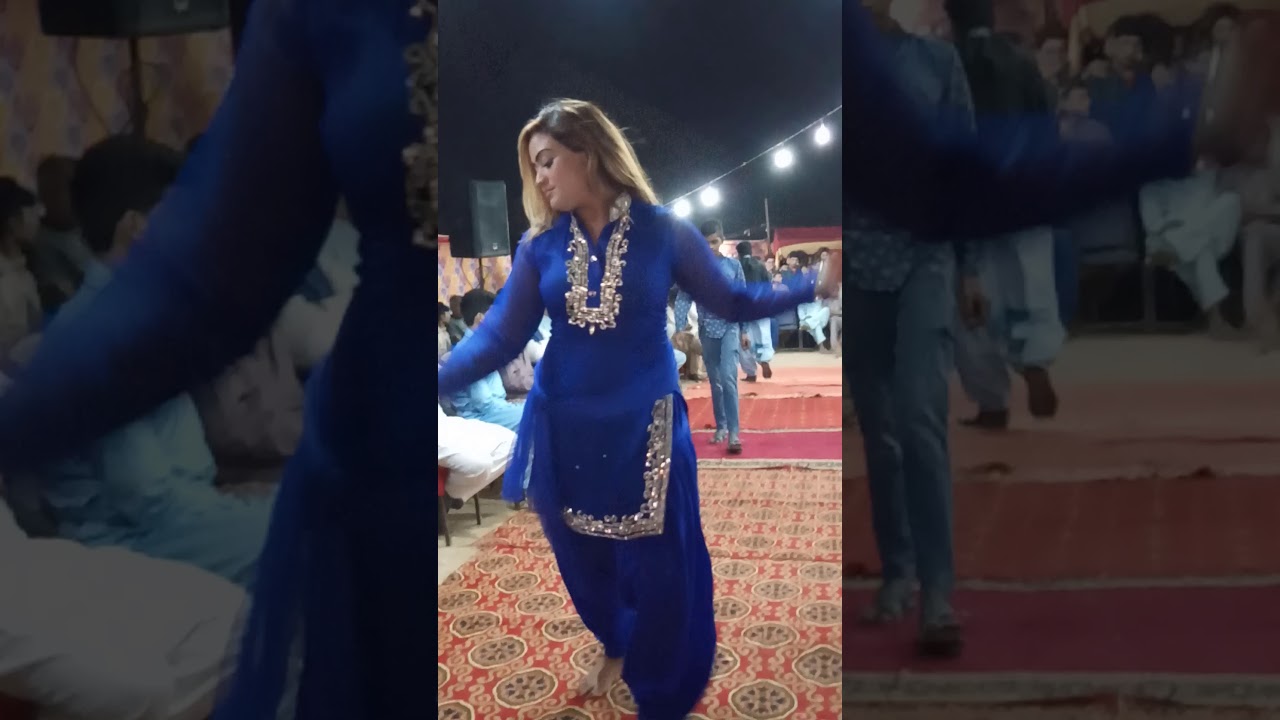 Saraki song dance on girls in awami colony
