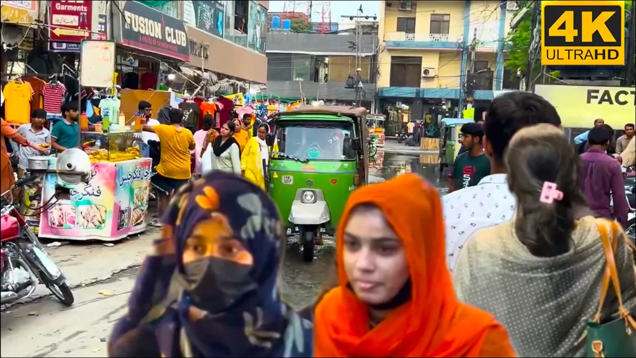 Lahore’s Walking Tour in 4K | Bustling Streets of Allama Iqbal Town, Shopping for Independence Day