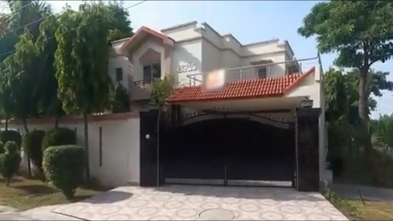 13 MARLA HOUSE FOR SALE IN BLOCK B EDEN VALUE HOMES EDEN LAHORE