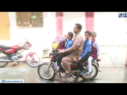 Residents of Model Colony Gulberg disturb from Bad sewage system