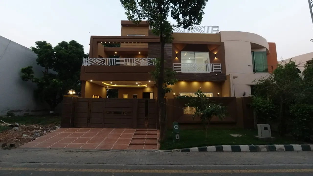10 MARLA HOUSE FOR SALE IN BLOCK C SUKH CHAYN GARDENS LAHORE