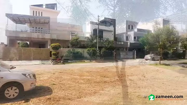 1 KANAL RESIDENTIAL PLOT FOR SALE IN  IEP ENGINEERS TOWN LAHORE