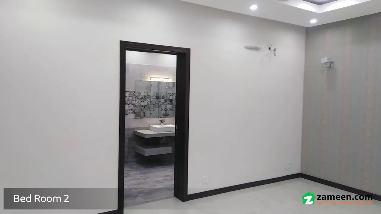1 KANAL HOUSE FOR SALE IN BLOCK E VALENCIA HOUSING SOCIETY LAHORE