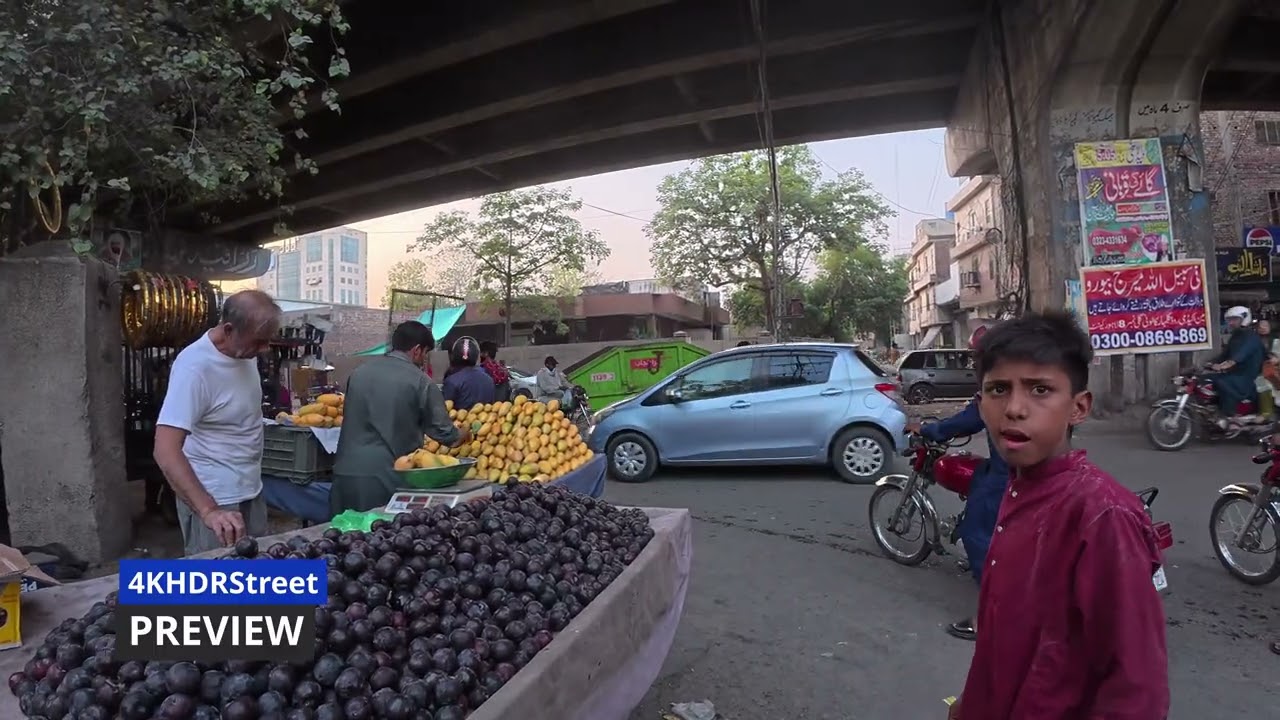 Vegetable Market at 7UP Stop Lahore | Street Walk in Gulberg Pakistan 4K