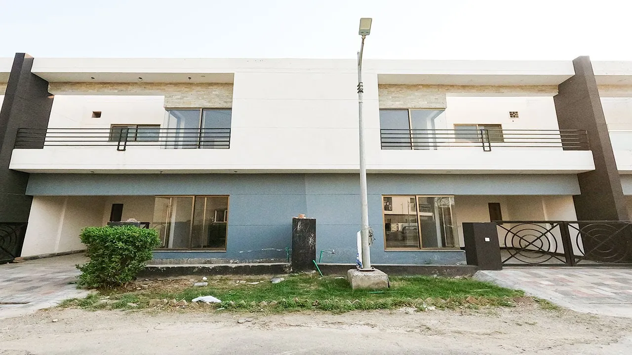 5 MARLA HOUSE FOR SALE IN  BLOCK D NAWAB TOWN LAHORE