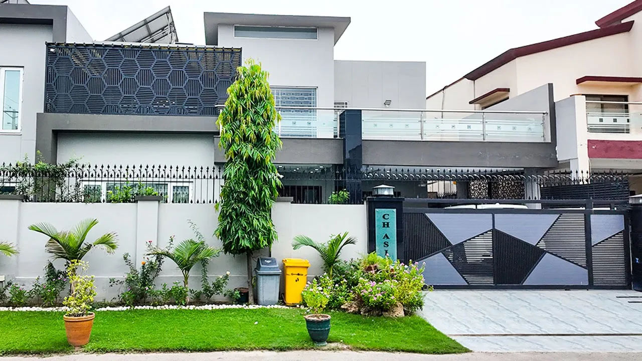 1 KANAL HOUSE FOR SALE  IN DIVINE GARDENS LAHORE