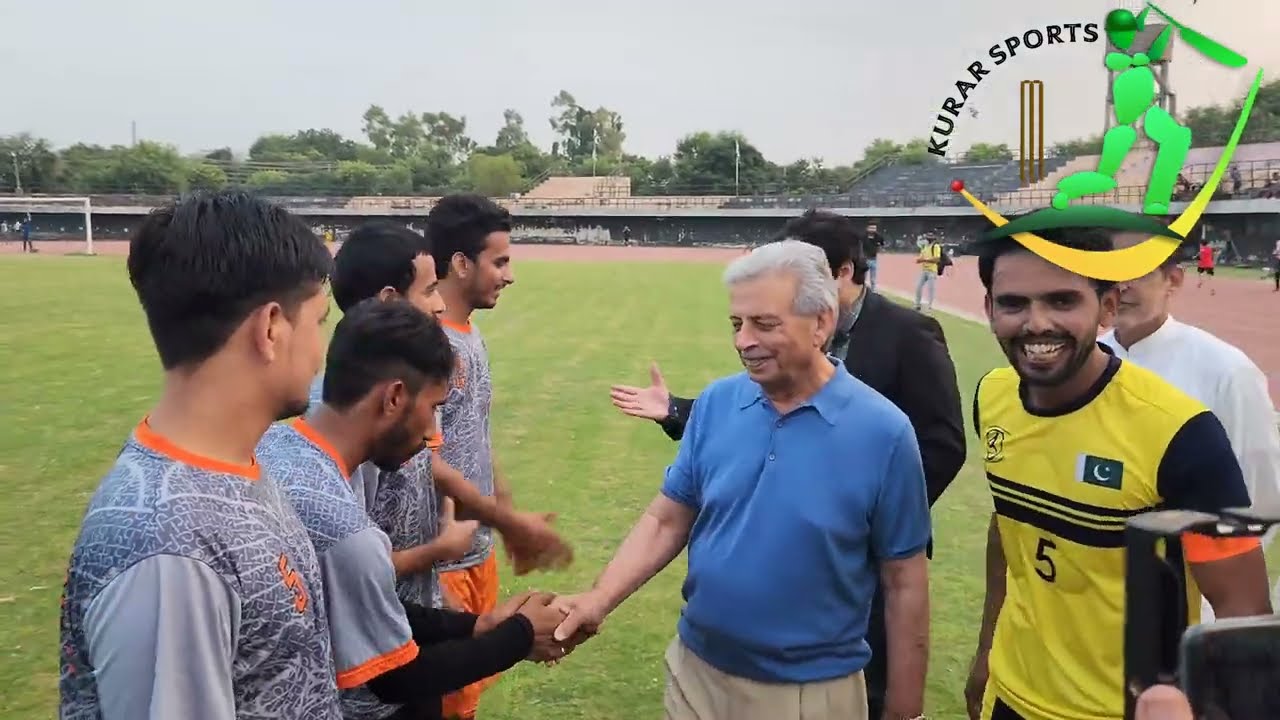 Rana Tanveer Hussain Shakehand with Team | Pakistan Football Academy | Gulshan e Ravi Football Club