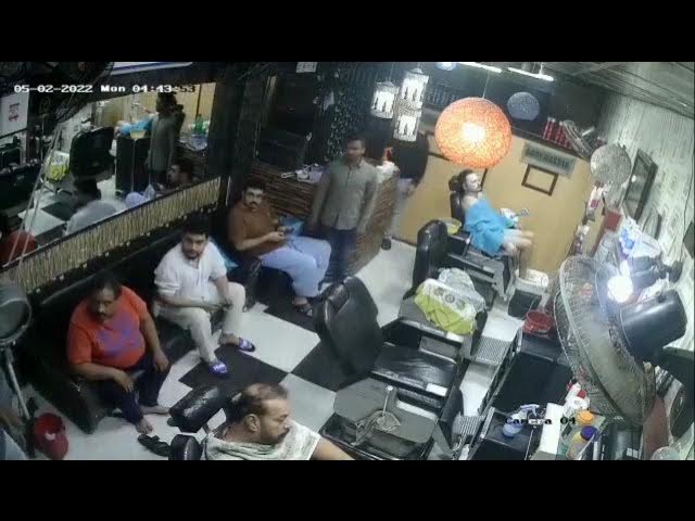 Robbery in Lahore on Chand Raat wahdat road Mustafa Town 7 people mobile snatched and Cash