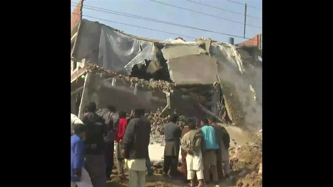 Roof collapses in Rakh Dhandrai Gujjar Colony