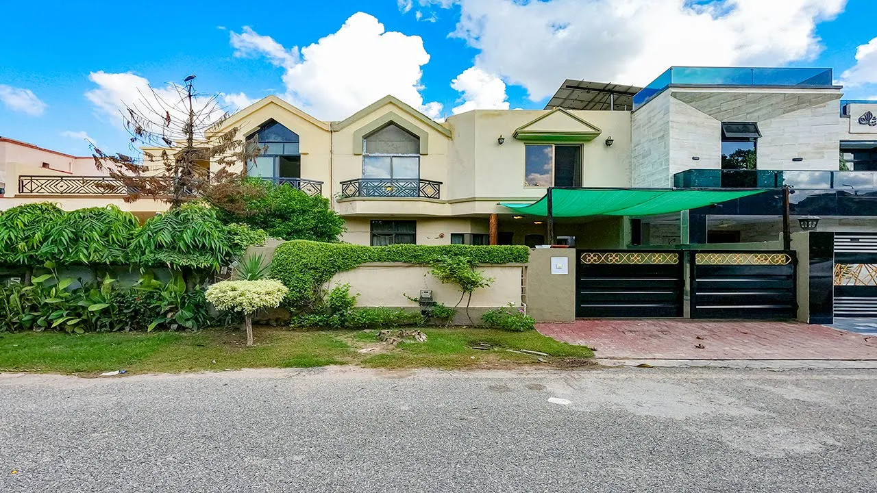 10 MARLA HOUSE FOR SALE IN  EDEN PALACE VILLAS LAHORE