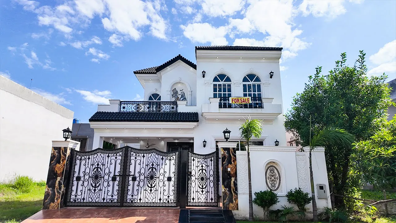 10 MARLA HOUSE FOR SALE IN  PARAGON CITY LAHORE