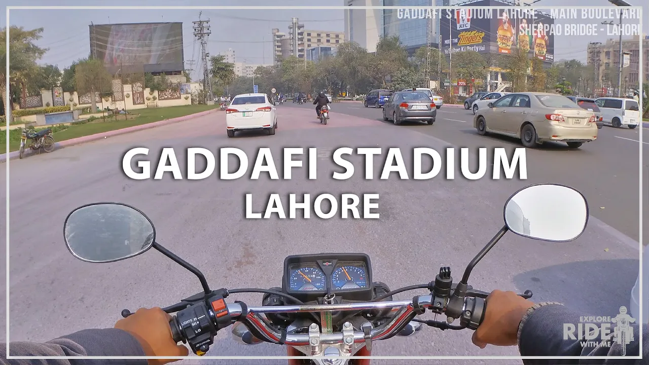 Lahore Gaddafi Stadium Main Boulevard Gulburg Sherpao Bridge Lahore POV - MotoVlog - Lahore Streets.