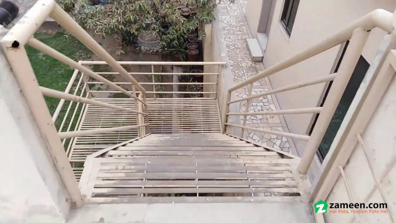 1.1 KANAL HOUSE FOR SALE IN SUPER TOWN LAHORE