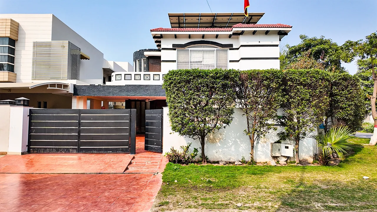 1 KANAL HOUSE FOR SALE IN BLOCK B HBFC HOUSING SOCIETY LAHORE
