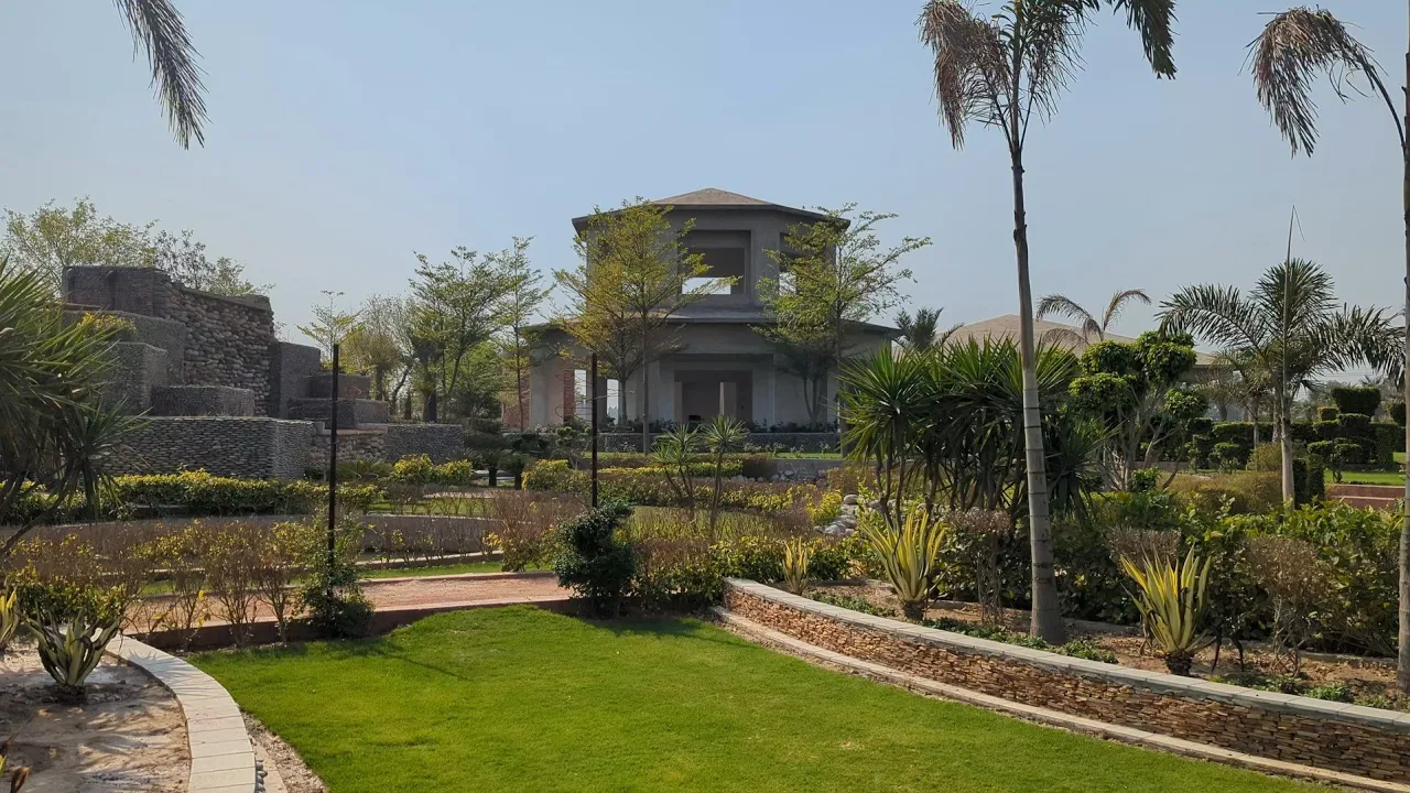 Huge Farm Houses - International City Country Homes