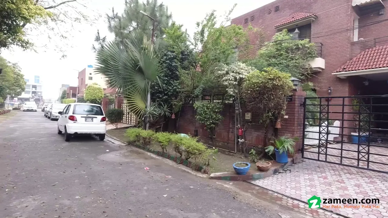 8.2 MARLA HOUSE FOR SALE IN VALENCIA HOUSING SOCIETY LAHORE
