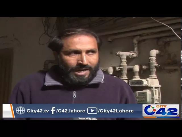 Karamat colony residents protest over gas closure