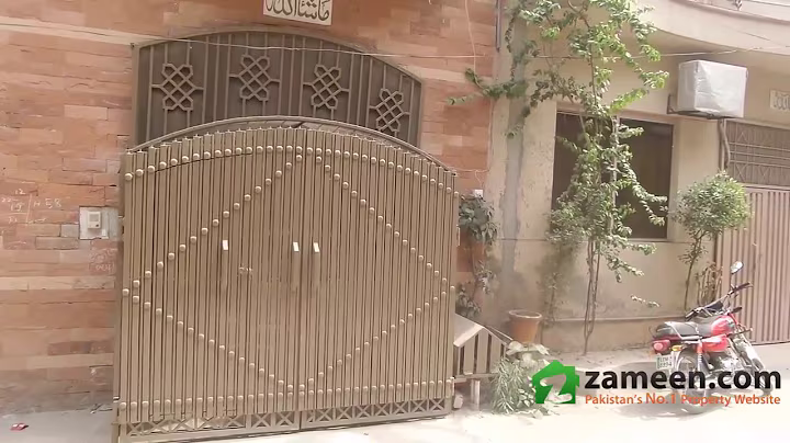 BEAUTIFUL TRIPLE STOREY HOUSE FOR SALE IN TAJ BAGH, LAHORE
