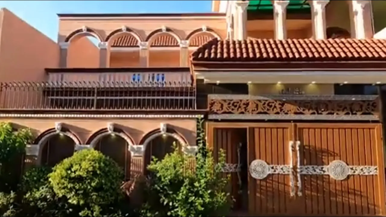 10 MARLA HOUSE FOR SALE IN AWAN TOWN LAHORE