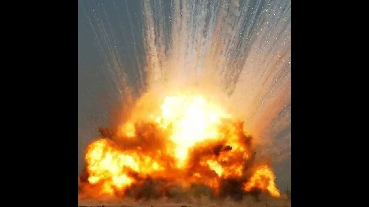 Three people were injured in cylinder blast in Wahdat Colony