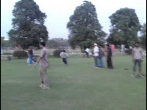 rana jabbar at gulshan park lahore (1).MP4