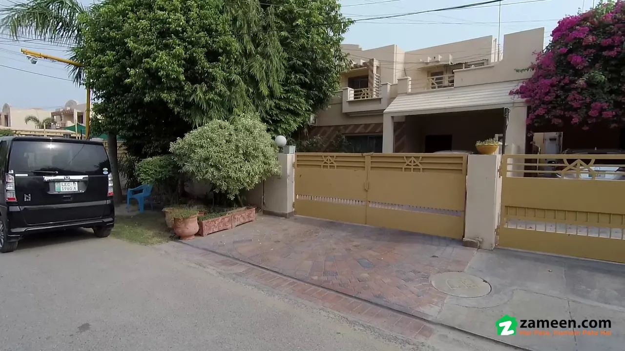 10 MARLA HOUSE FOR SALE IN EDEN AVENUE EXTENSION LAHORE