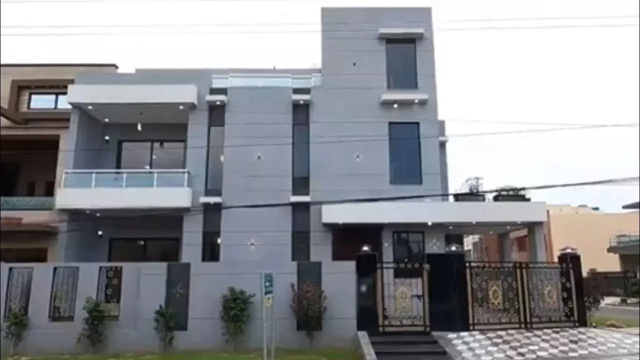 10 MARLA HOUSE FOR SALE IN BLOCK C TARIQ GARDENS LAHORE
