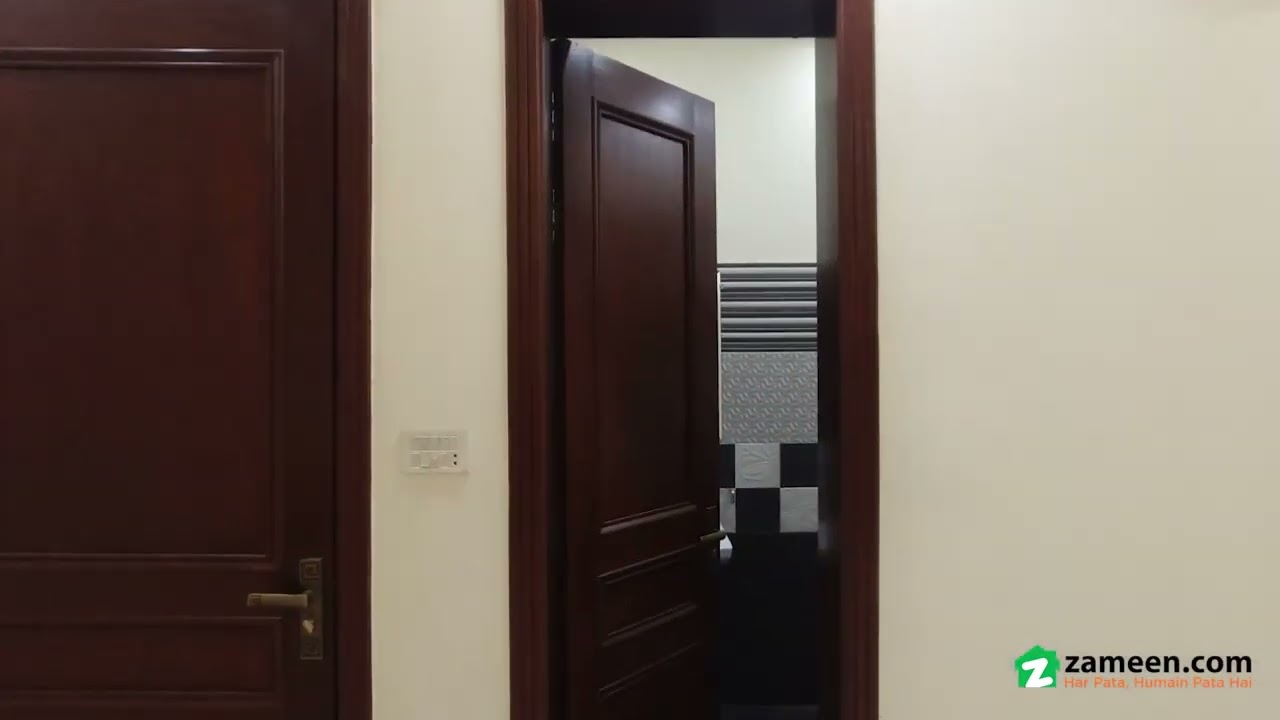 10 MARLA HOUSE FOR SALE IN SAHAFI COLONY LAHORE