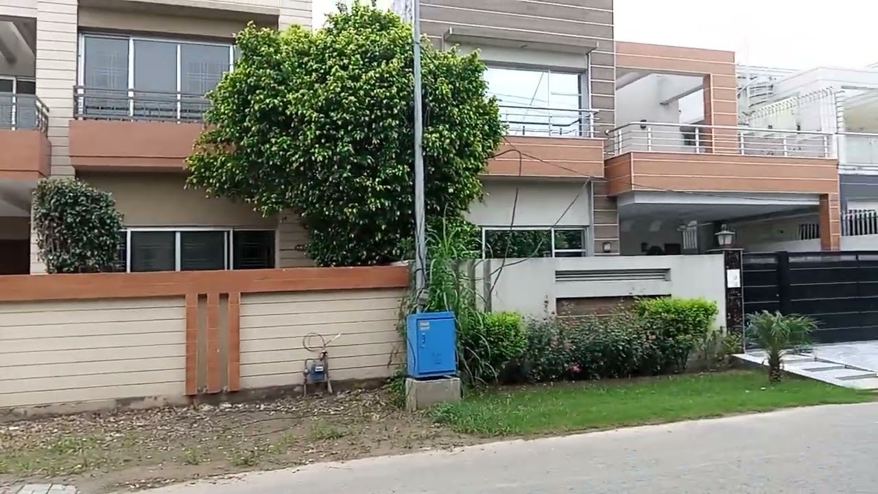 10 Marla Slightly Used House Available For Rent ?? Divine Garden Lahore #dhalahore