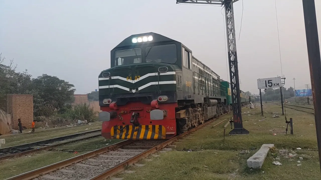 Pakistan Railways ZCU-20-6407 With 103 UP Subak Kharam Express Passing Shahdara, Lahore