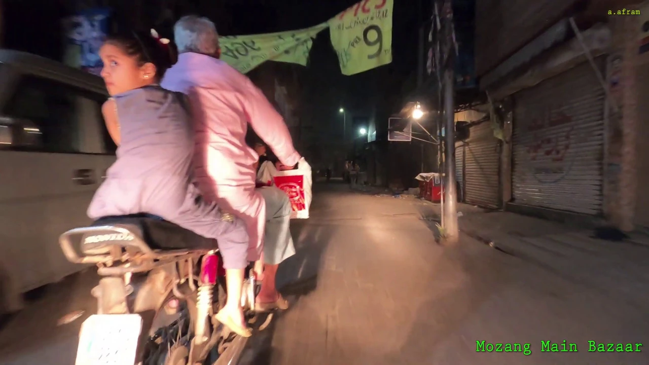 [4K] Driving from Laxmi Chowk to Chauburji Islamia Park at Night Lahore Pakistan