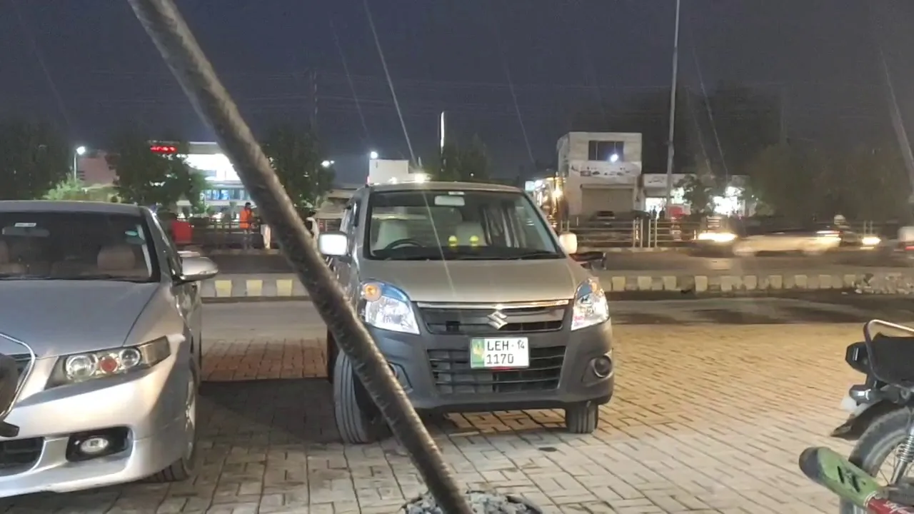 Kahna Nau Lahore | Night Time |