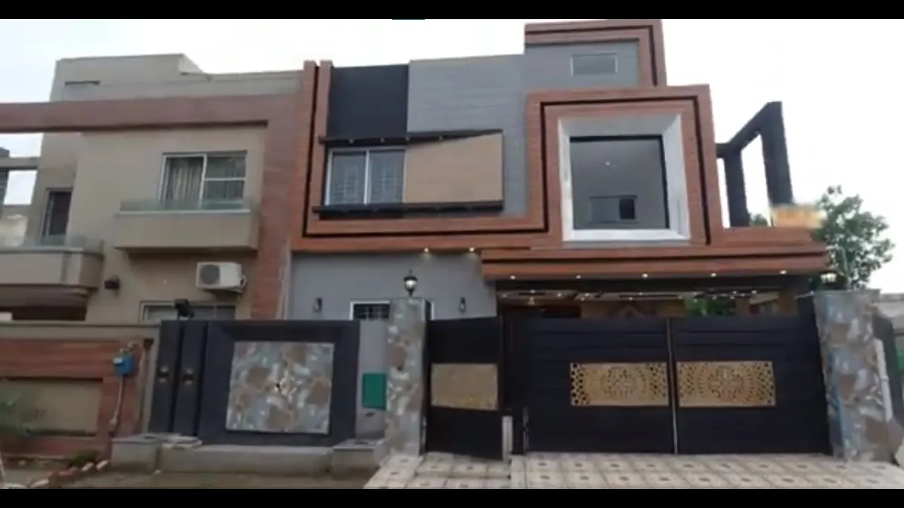 10 MARLA HOUSE FOR SALE IN TAKBEER BLOCK SECTOR B BAHRIA TOWN LAHORE