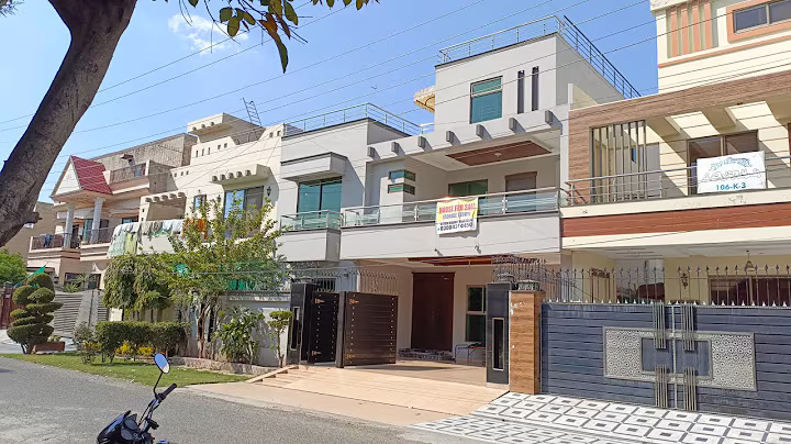 10 Marla Used House for Sale in Wapda Town Phase 1, Lahore | Prime Location | PKR 4.50 Crore
