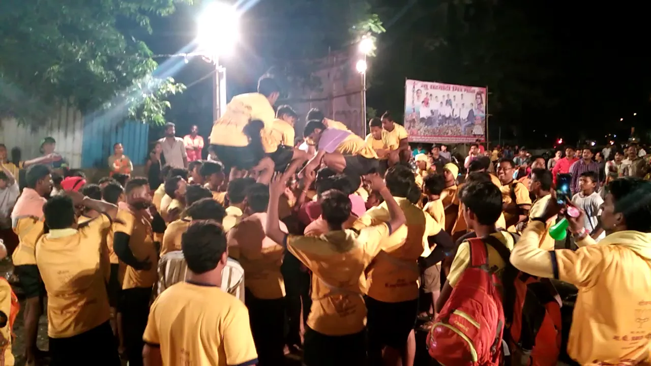 Salami of dahihandi  in postal colony