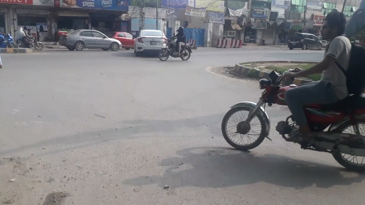 Wahdat Road to Mustafa Town