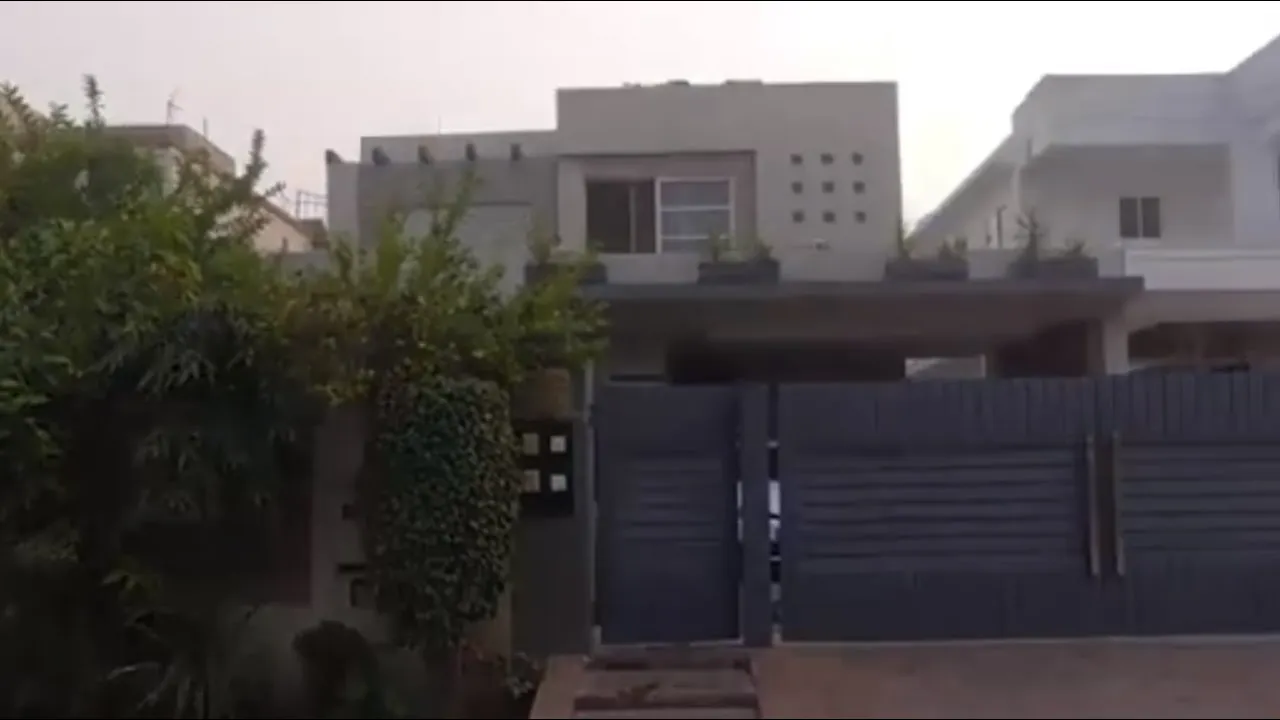 1 KANAL HOUSE FOR SALE IN BLOCK B HBFC HOUSING SOCIETY LAHORE