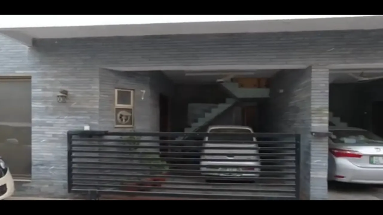 5 MARLA HOUSE FOR SALE IN ALLAMA IQBAL TOWN LAHORE