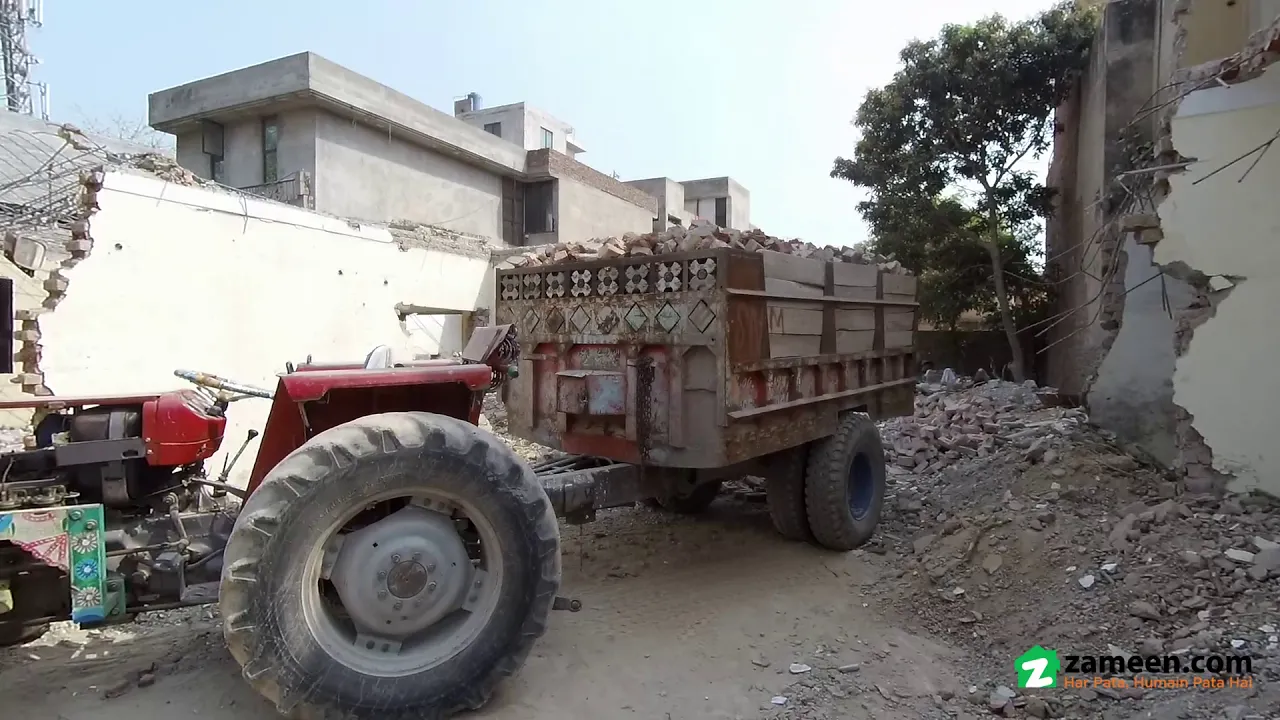 1 KANAL COMMERCIAL PLOT FOR SALE IN NISHAT COLONY CANTT LAHORE